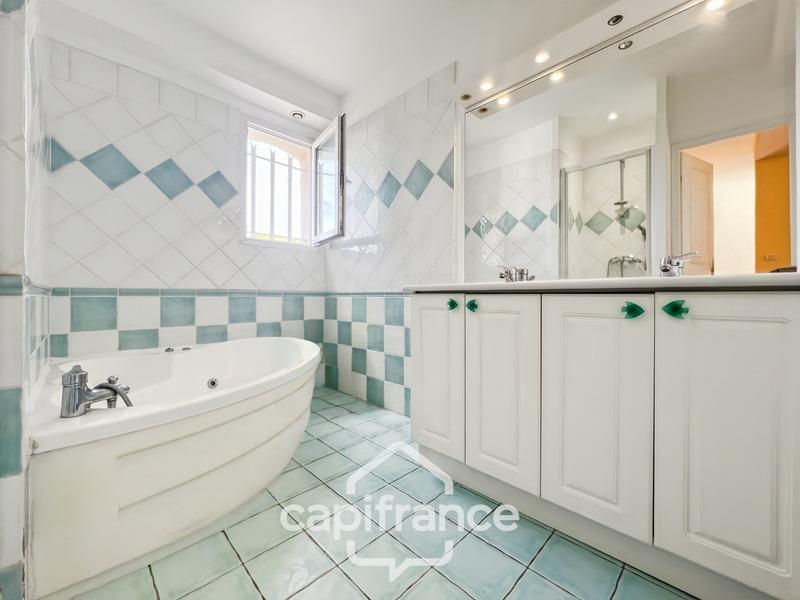 Maison - 158 m² - 7 pièces