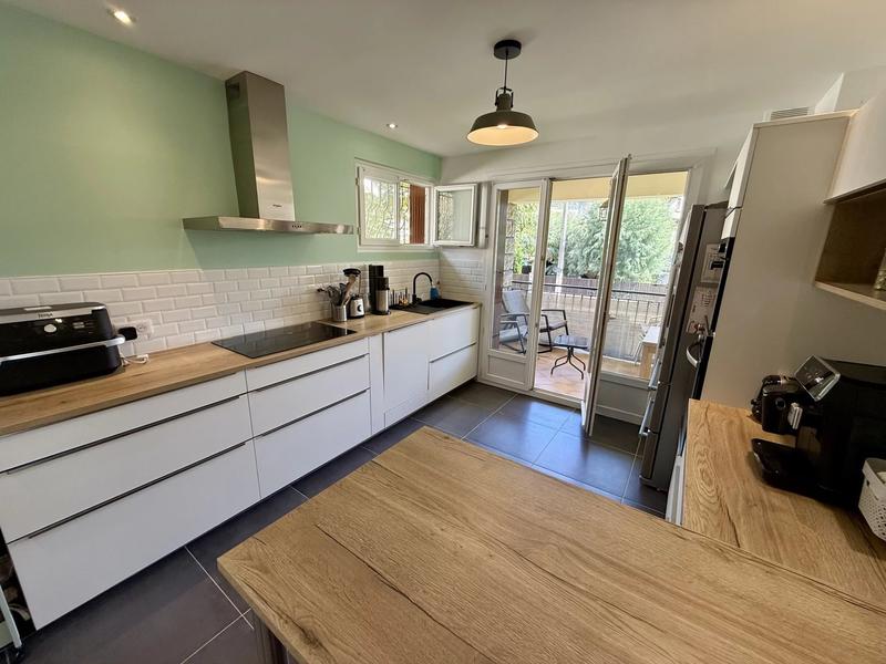 Maison - 161 m² - 8 pièces