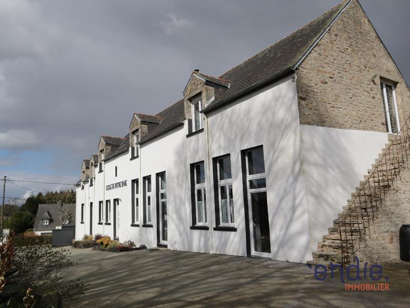 Maison - 300 m² - 10 pièces