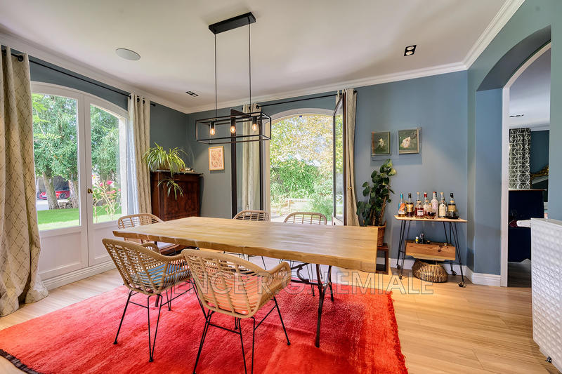 Maison - 226 m² - 8 pièces