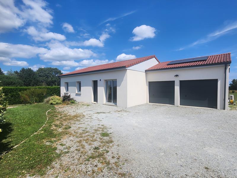 Maison - 90 m² - 5 pièces