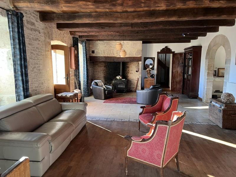 Corps de ferme - 180 m² - 6 pièces