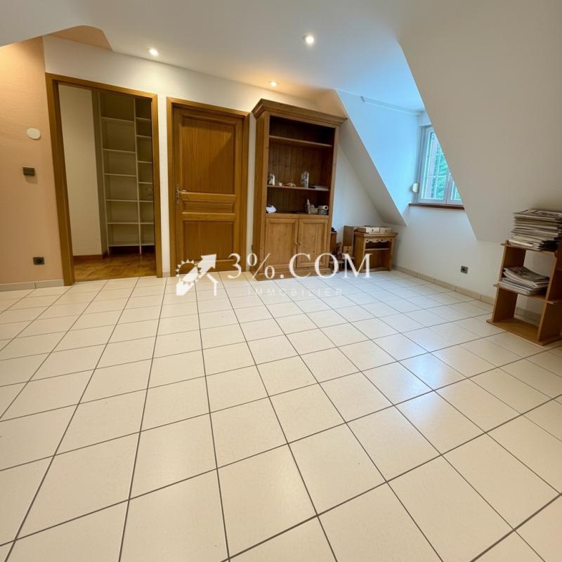 Propriété - 233 m² - 9 pièces