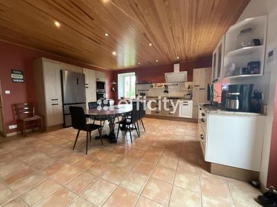 Maison - 188 m² - 8 pièces