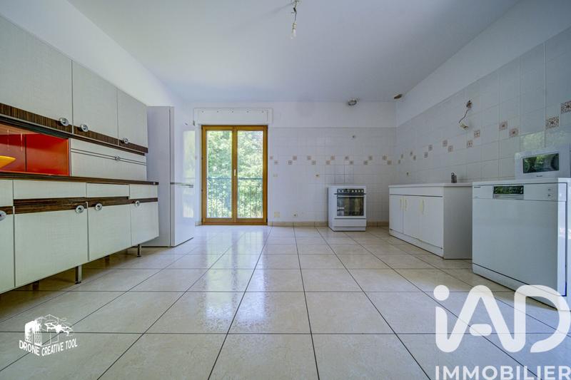 Maison - 295 m² - 9 pièces