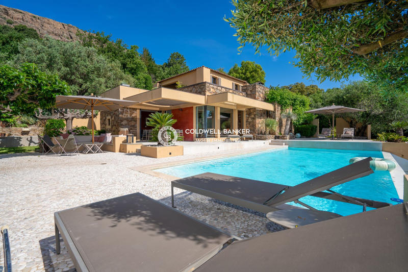 Villa - 230 m² - 5 pièces