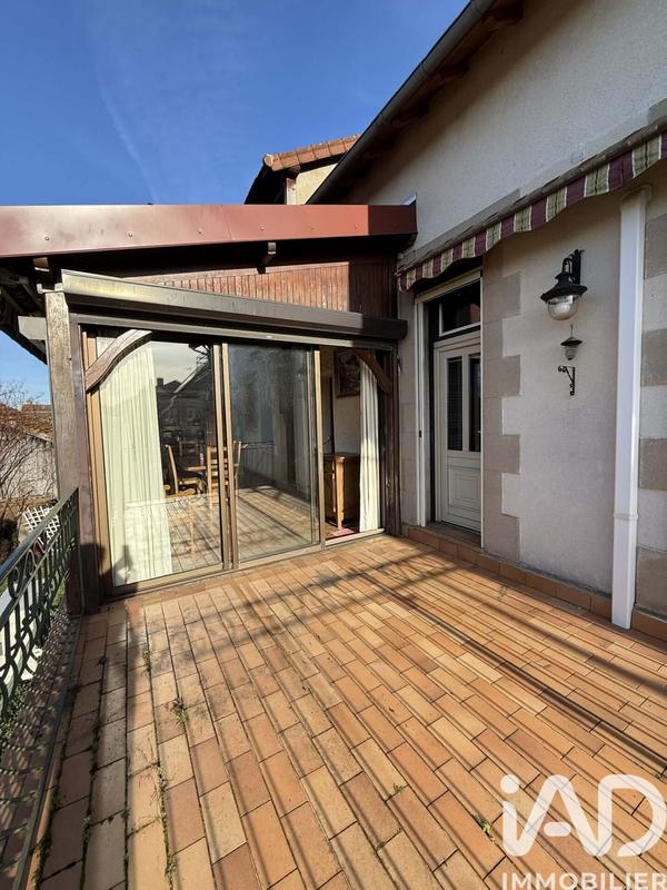 Maison - 208 m² - 9 pièces