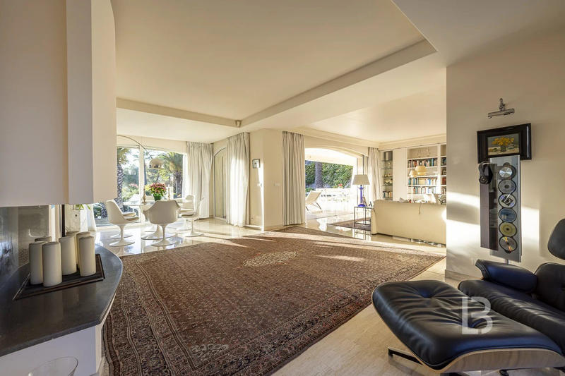 Maison - 230 m² - 5 pièces