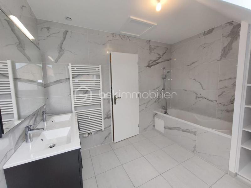 Maison traditionnelle - 140 m² - 5 pièces