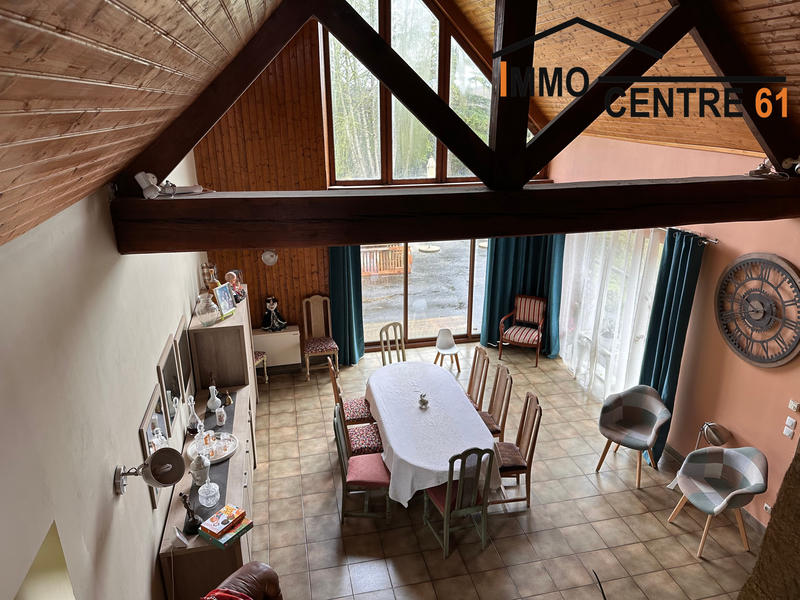 Maison - 238 m² - 10 pièces