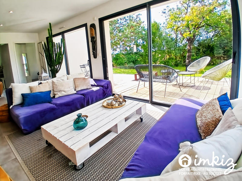 Maison - 252 m² - 8 pièces