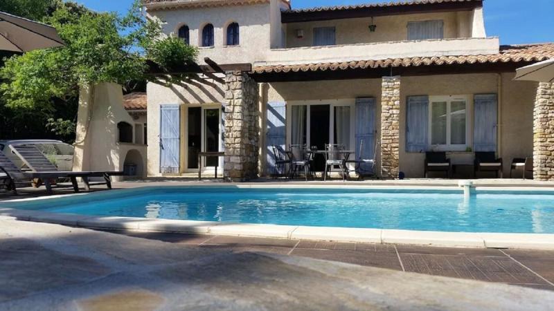 Propriété - 158 m² - 6 pièces