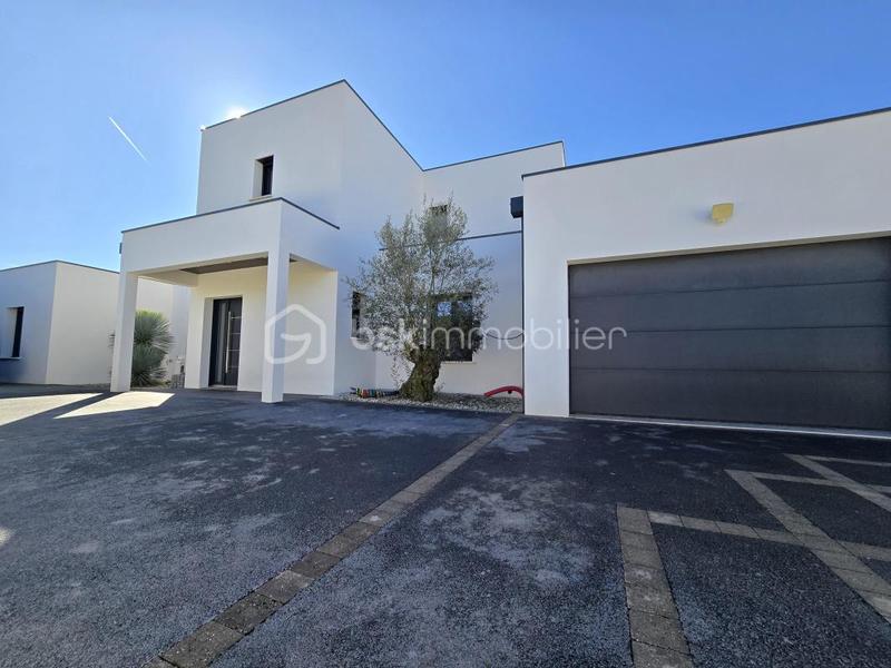 Villa - 225 m² - 10 pièces