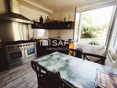 Maison - 206 m² - 10 pièces