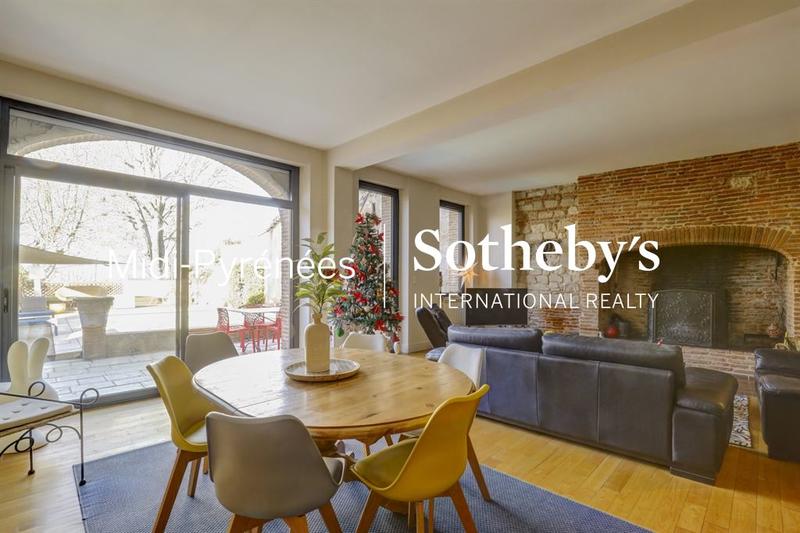 Maison - 258 m² - 5 pièces