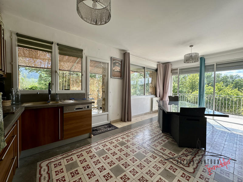 Propriété - 280 m² - 11 pièces