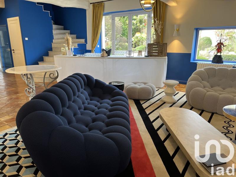 Maison - 670 m² - 20 pièces