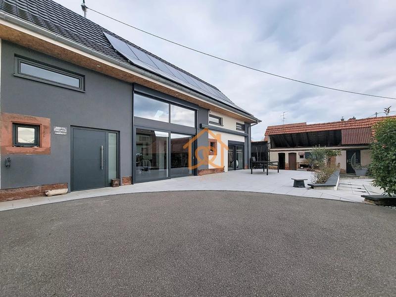 Maison - 251 m² - 10 pièces