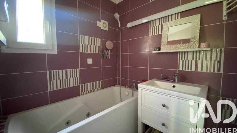 Maison - 271 m² - 9 pièces