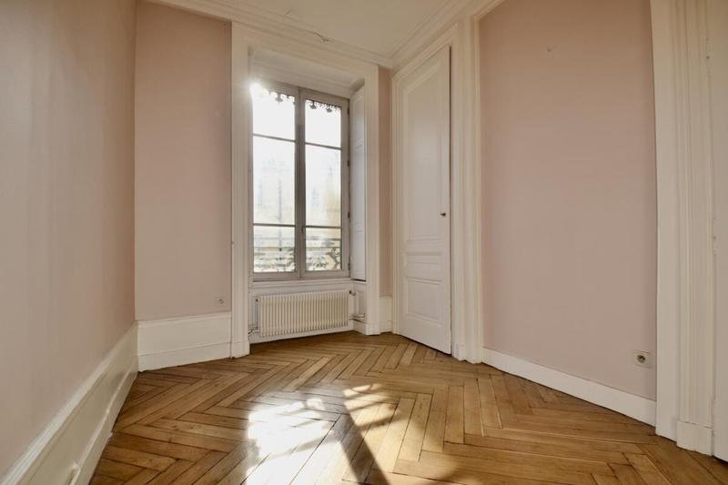 Appartement - 120 m² - 5 pièces