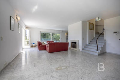 Maison - 263 m² - 7 pièces