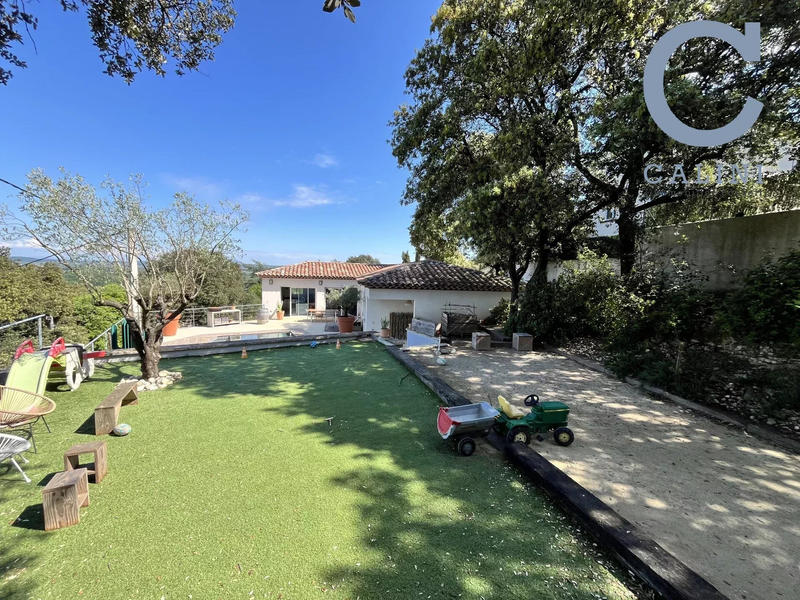 Villa - 170 m² - 5 pièces