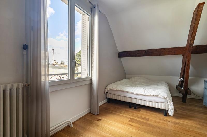 Maison - 201 m² - 7 pièces