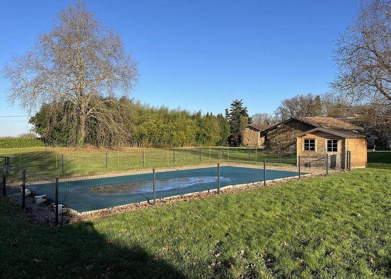 Maison - 237 m² - 10 pièces