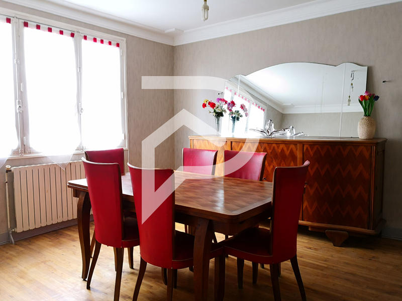 Maison - 170 m² - 8 pièces