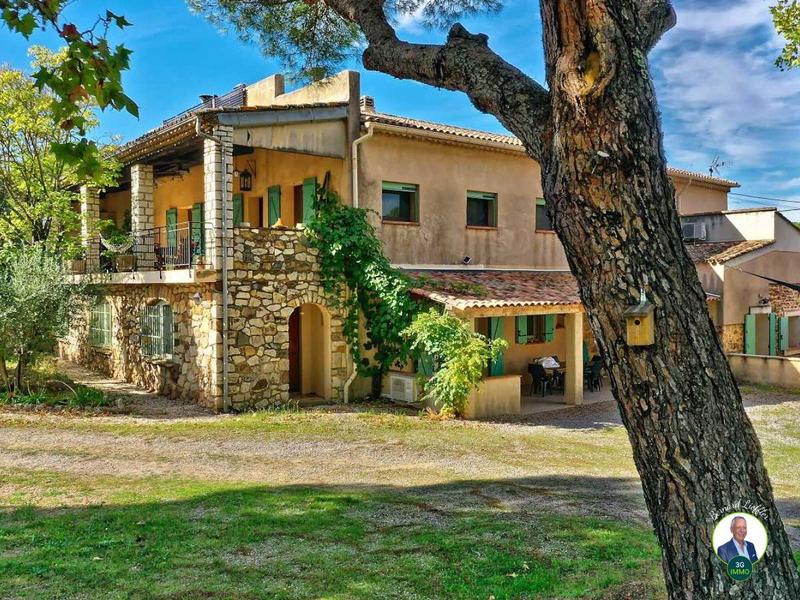 Maison de domaine - 491 m² - 17 pièces