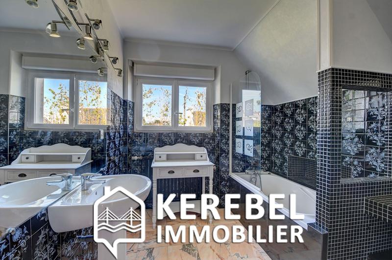 Maison - 194 m² - 8 pièces