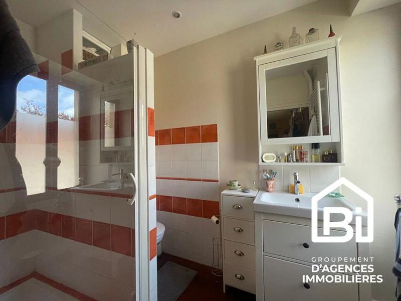 Maison - 220 m² - 9 pièces