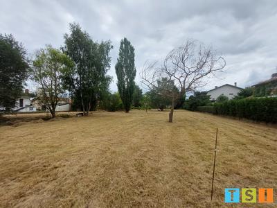 Terrain - 2 400 m²