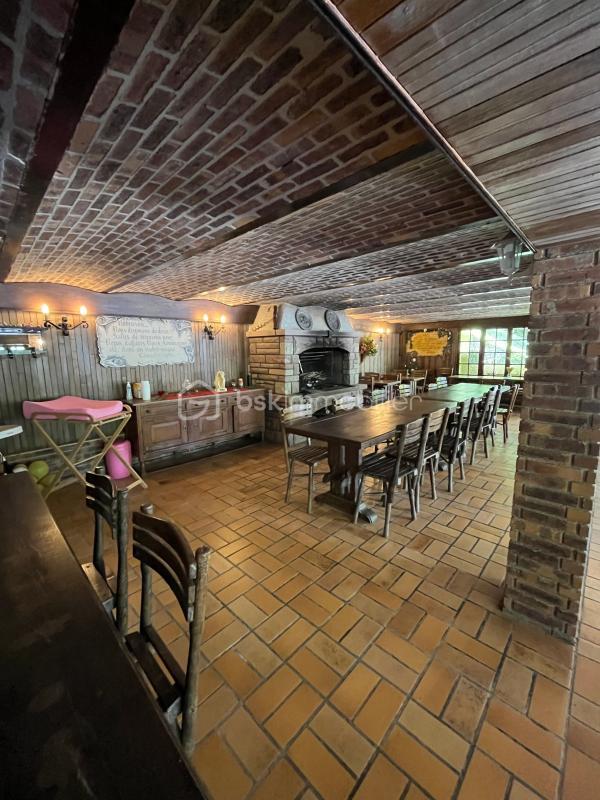 Demeure - 750 m² - 10 pièces