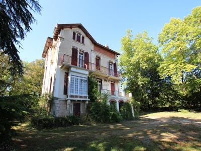 Maison de maîtres - 267 m² - 11 pièces
