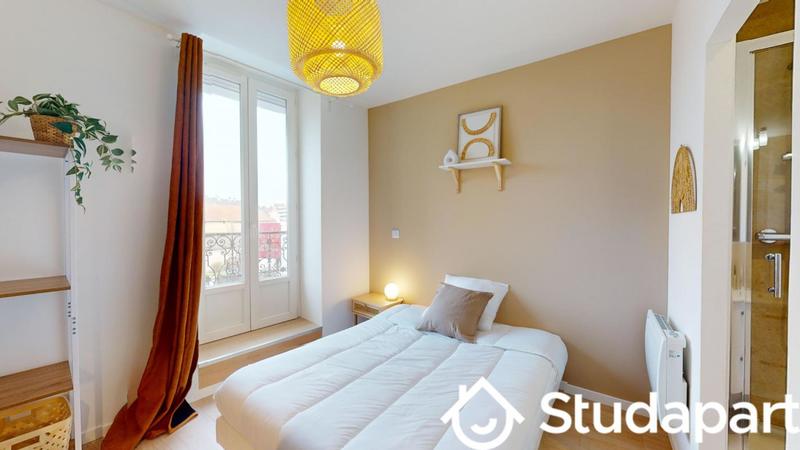 Chambre - 11 m² - 1 pièce