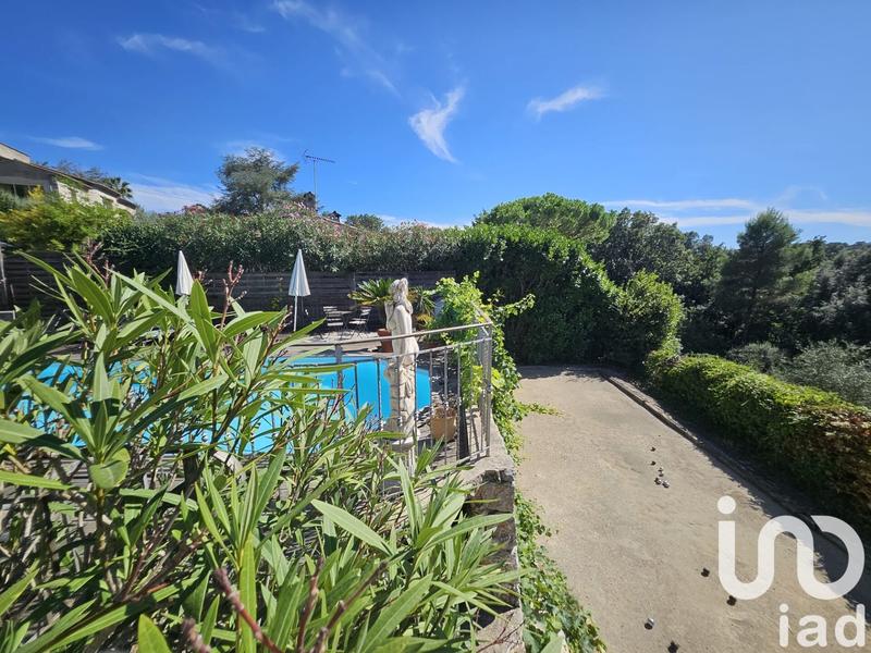 Maison - 323 m² - 12 pièces