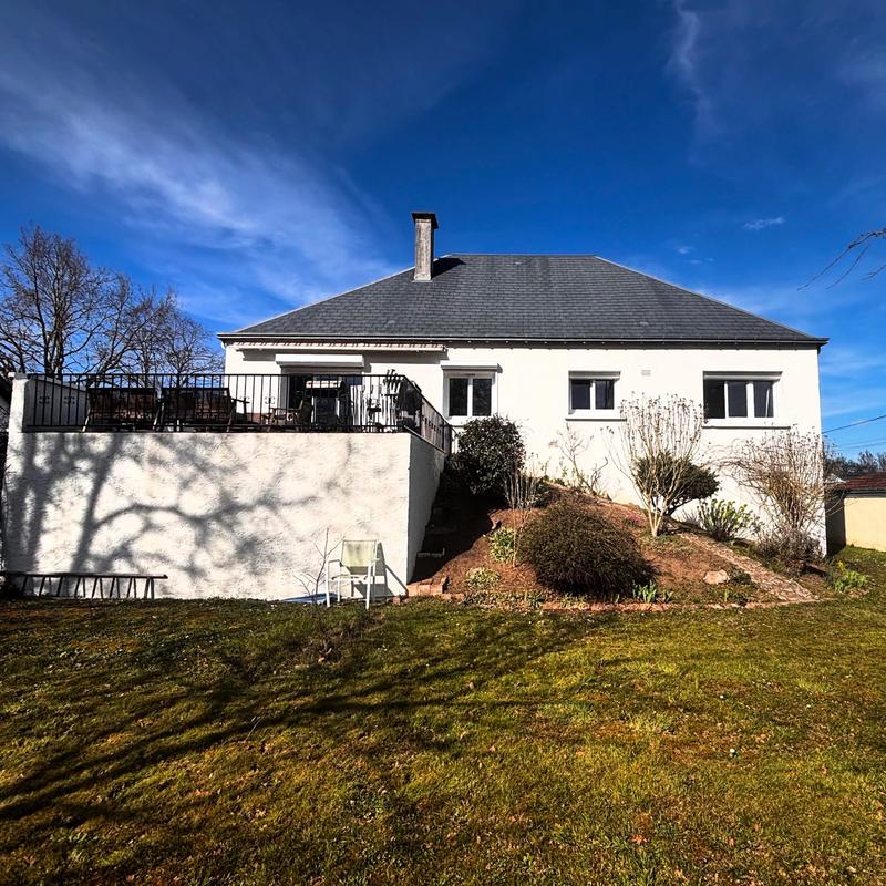 Maison traditionnelle - 195 m² - 7 pièces