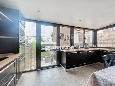 Maison - 101 m² - 5 pièces