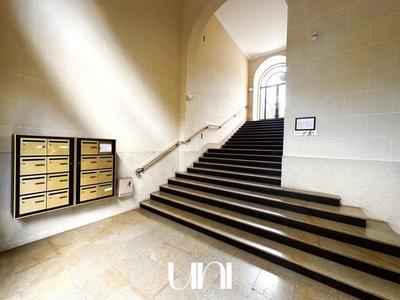 Appartement - 97 m² - 5 pièces