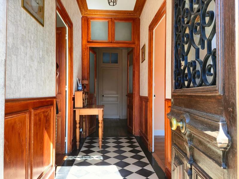 Maison - 203 m² - 8 pièces