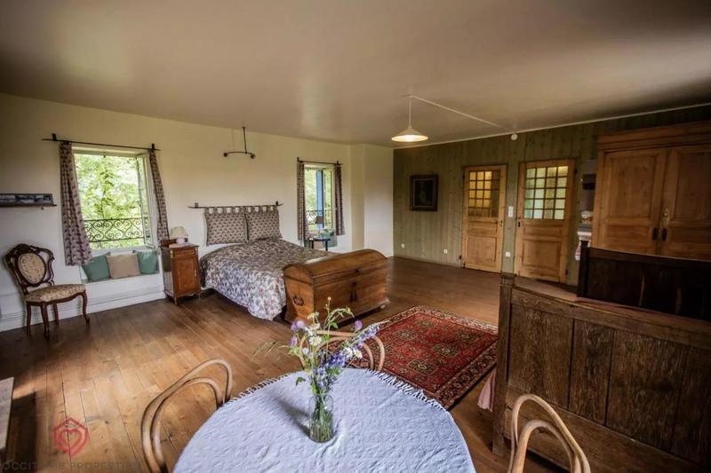 Demeure - 420 m² - 10 pièces