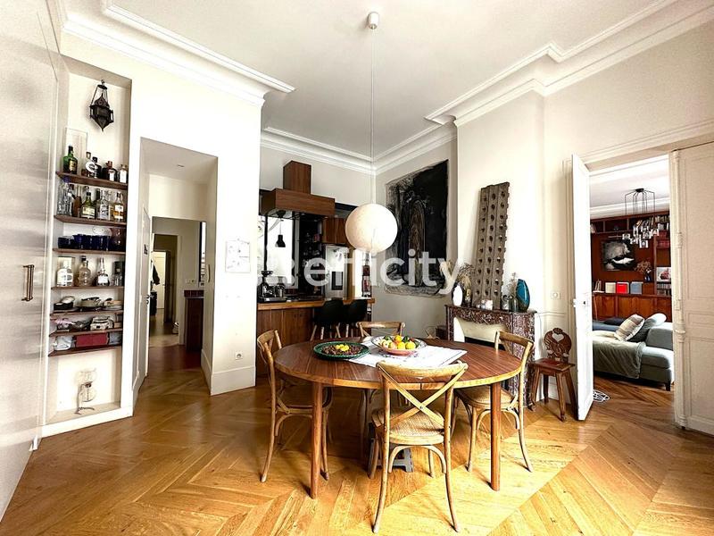 Appartement - 232 m² - 7 pièces