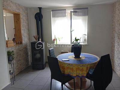 Demeure - 82 m² - 6 pièces