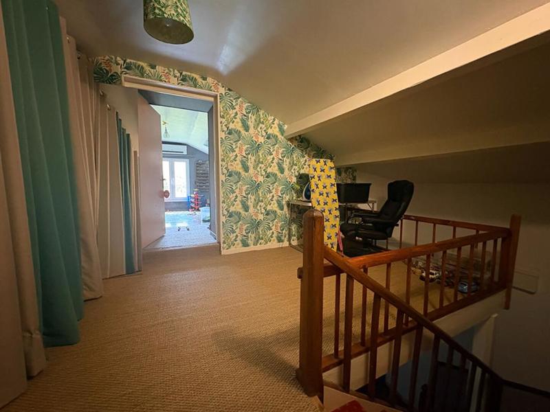 Maison - 219 m² - 8 pièces