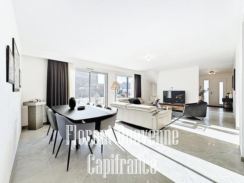 Maison - 166 m² - 6 pièces