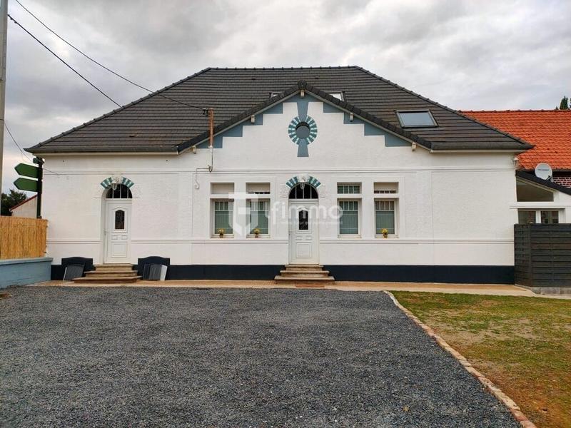 Maison - 220 m² - 6 pièces