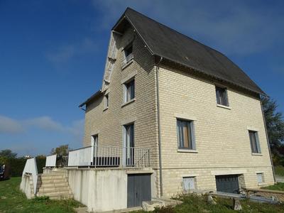 Maison - 205 m² - 7 pièces