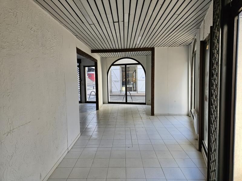 Local commercial - 110 m²