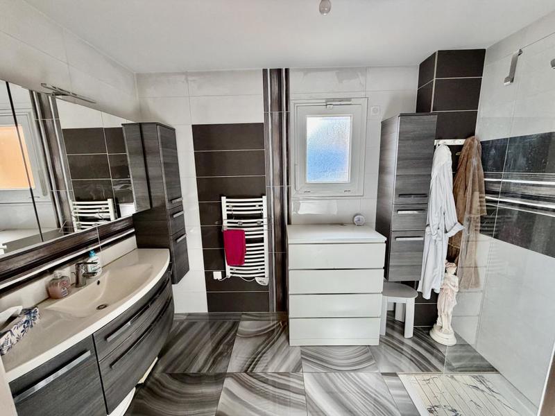 Appartement - 90 m² - 3 pièces